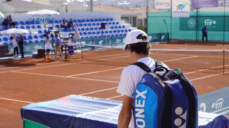 Uluslararası Gaziantep Cup Tenis Turnuvası’nda Finalistler Kupalarına Kavuştu