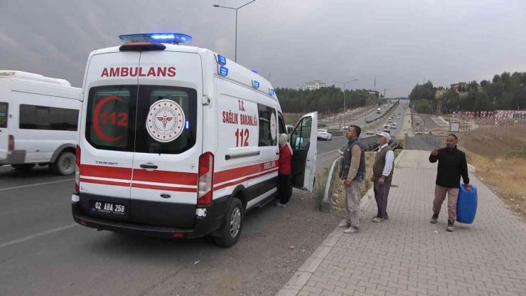 Araca Çarpmamak İçin Motosikleti Devirdi: 1 Yaralı