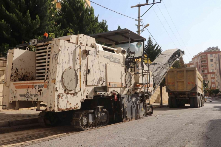 Karaköprü’de Asfalt Yollar Yenileniyor