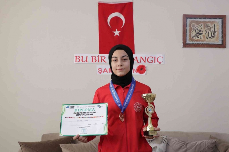 Şanlıurfa’da Şampiyon Sporcular Yetişiyor