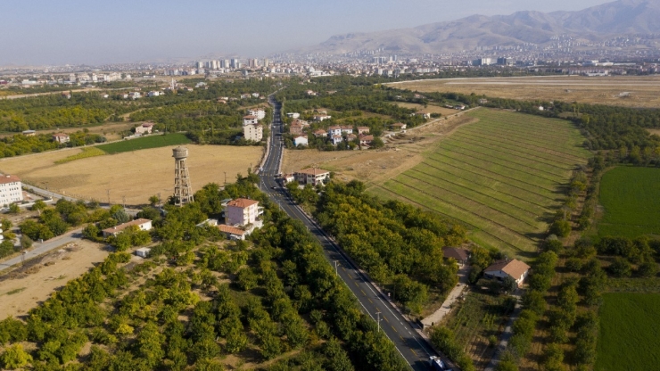 Topsöğüt Malatya Caddesi’ne Yeni Asfalt