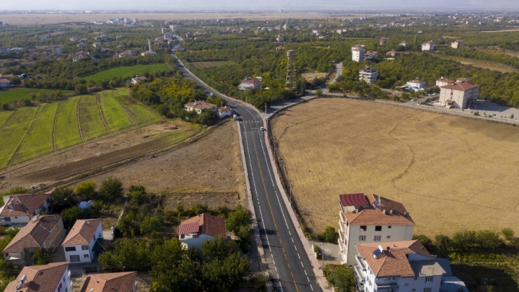 Topsöğüt Malatya Caddesi’ne Yeni Asfalt