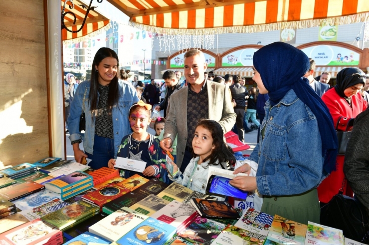 Yeşilyurt Çocuk Kitapları Festivali Dolu Dolu Geçiyor