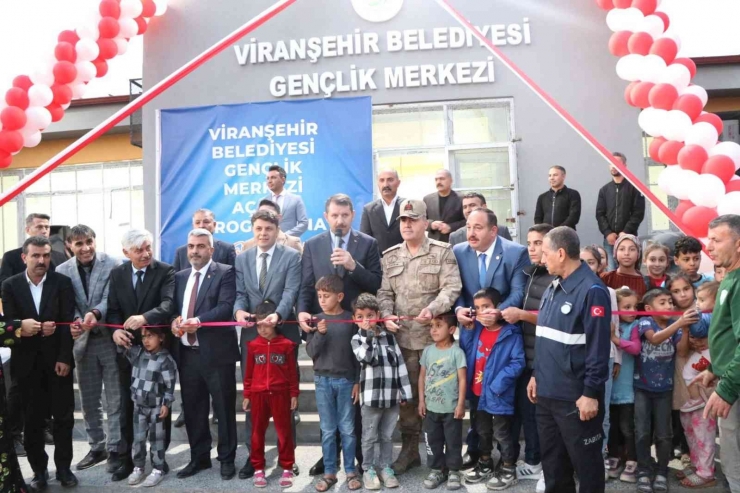 Viranşehir’de Gençlik Merkezinin Açılışı Yapıldı