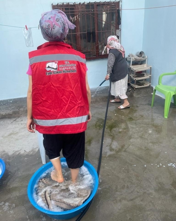 Sur’da 65 Yaş Ve Üzeri Vatandaşa Ücretsiz Bakım