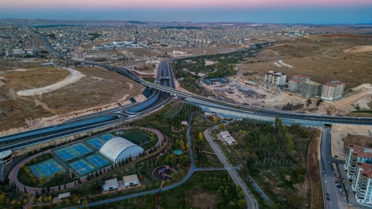 Gaziantep’te Yapılan 3 Katlı Akıllı Kavşağı Cumhurbaşkanı Erdoğan Hizmete Açacak