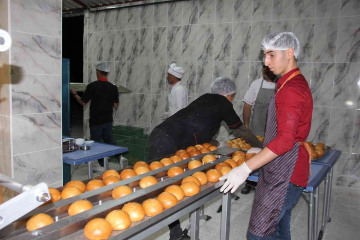 Köy Okullarındaki Öğrencilerin Ekmeği Meslek Lisesinden