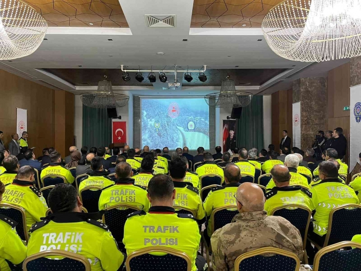 Emniyet Genel Müdürlüğü Trafik Başkanı Yavuz: "her Yıl Dünyada 1 Milyon 300 Bin Civarında İnsan Trafik Kazalarından Kaynaklı Can Kayıpları Yaşıyor"