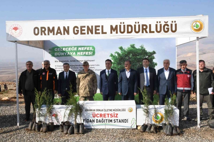 Adıyaman’da, Fidanlar Toprakla Buluşturuldu
