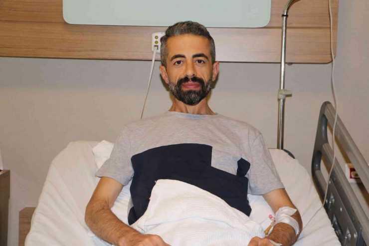 Mide Şikayeti Üzerine Hastaneye Gitti, Böbreğinde 60 Santim Kist Çıktı