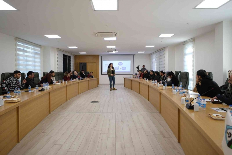Diyarbakır’da Mentorluk Ve Girişimcilik Eğitimi Kampı