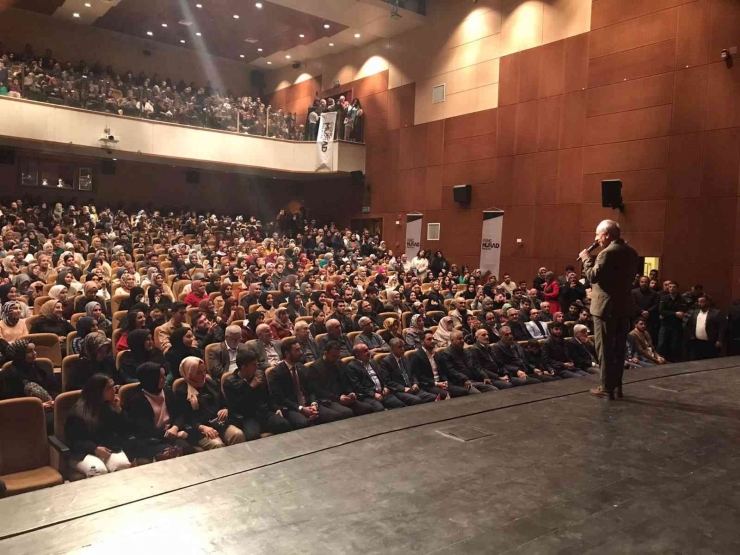 ‘başarı Bedel İster’ Konferansına Yoğun İlgi