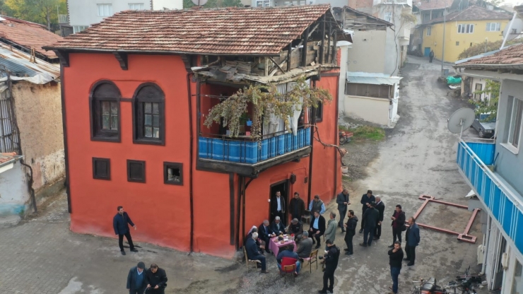 Konak’ın Geleneksel Yapıları ‘sokak Sağlıklaştırma’ Projeleriyle Aslına Kavuşuyor