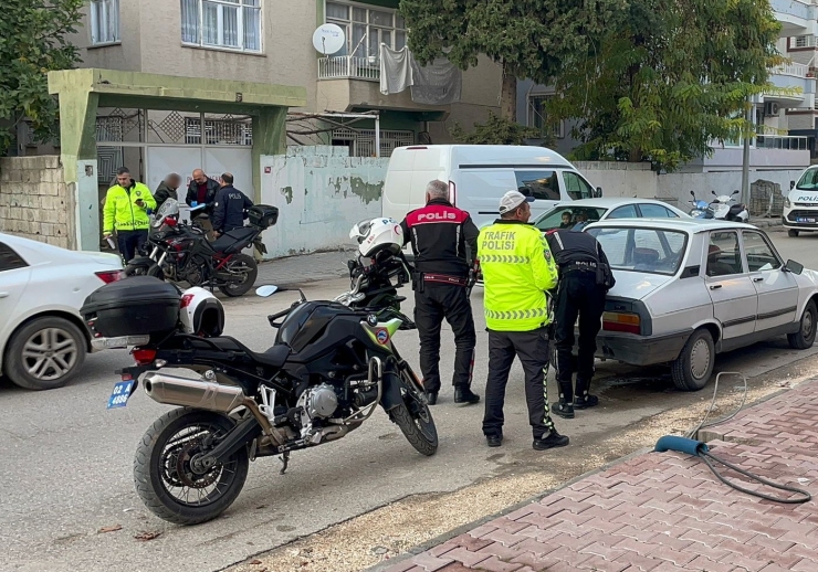 Adıyaman’da Şase Numarası Silinmiş Motosiklet Yakalandı