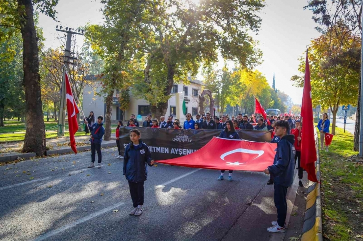 Şehit Öğretmen Ayşenur Alkan’ın Anısına Yürüdüler