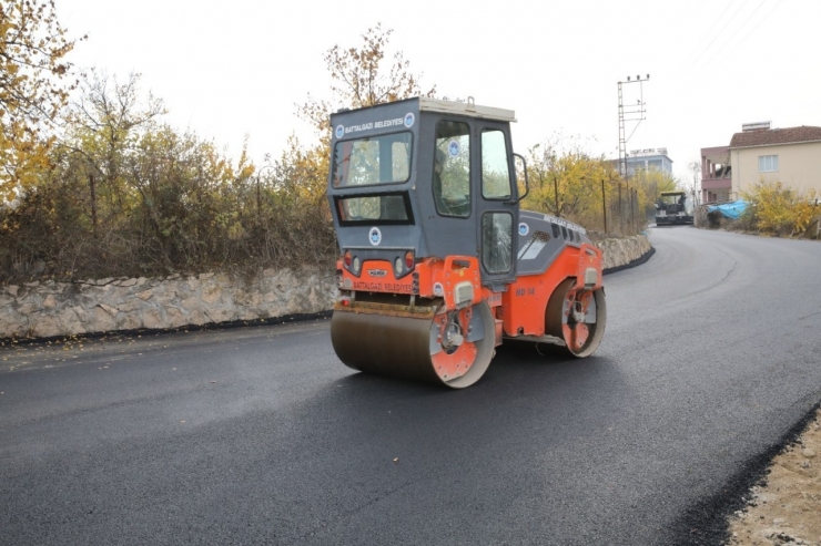 Battalgazi’de Dere Sokağı Sıcak Asfalta Kavuştu