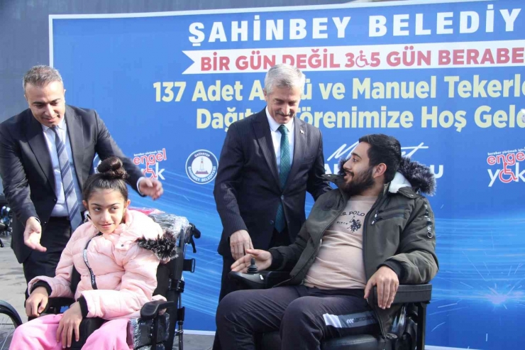 Engelliler İçin 137 Akülü Ve Manuel Sandalye