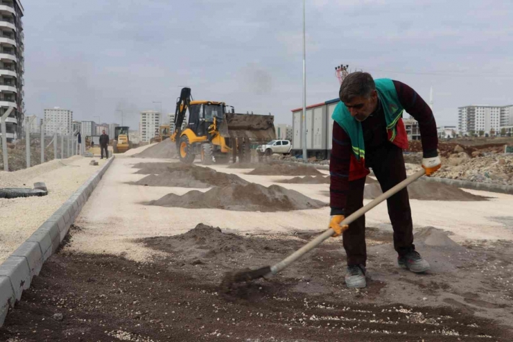 Mehmetçik Mahallesi Kilitli Parkeyle Döşeniyor