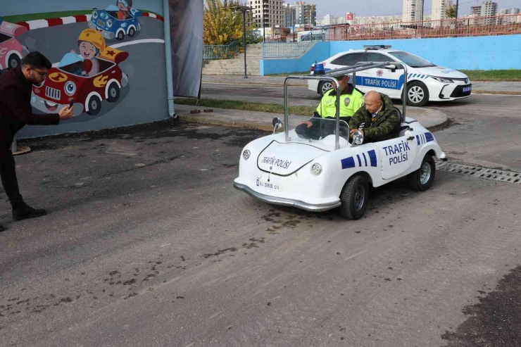 Şanlıurfa’da Engelli Çocuklar Polis Eşliğinde Araç Sürdü