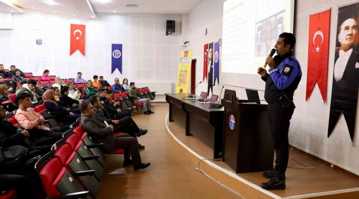 Akademisyen Ve Öğrencilere "kadına El Kalkmaz" Semineri