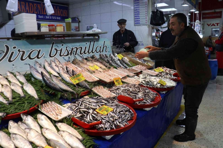 Malatya’da Balıkçı Tezgahlarının Gözdesi ’istavrit’