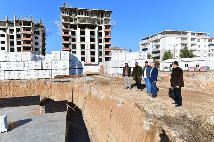 Yeşilyurt’a Sağlam Ve Modern Binalar İnşa Ediliyor