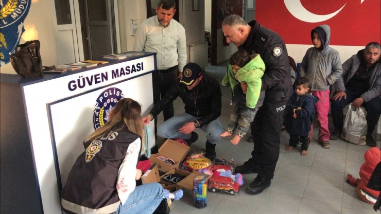 Türk Polisinden Avrupa’ya İnsanlık Dersi