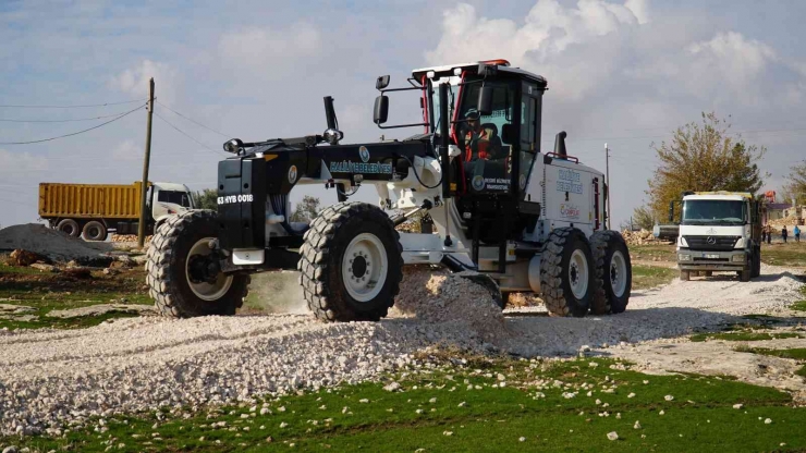 Haliliye’ye Yeni Yollar Kazandırılıyor