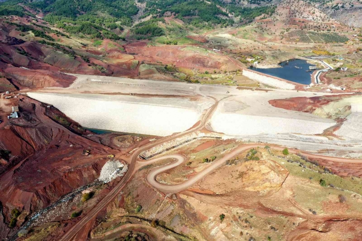 Gömükan Barajında Çalışmalar Sürüyor