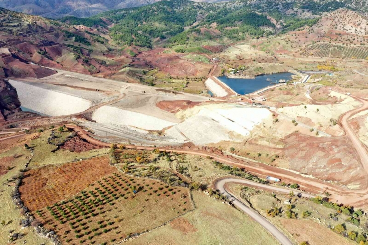 Gömükan Barajında Çalışmalar Sürüyor