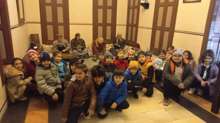 Minik Öğrenciler Gaziantep’i Mercek Altına Aldı