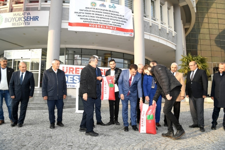 148 Üreticiye Karışık Kaba Yem Tohumu Dağıtıldı