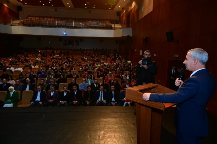 ‘bilinçli Aile Ve Gençlerimiz’ Seminerine Vatandaşlardan Yoğun İlgi