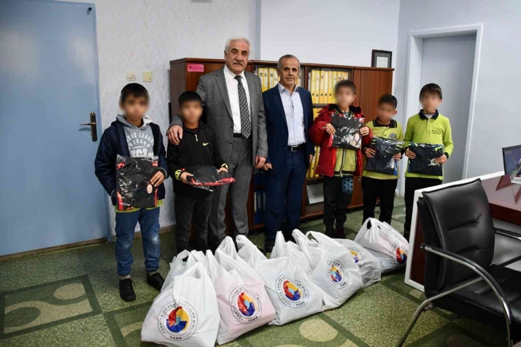 Atso’nun Kıyafet Yardımı Devam Ediyor