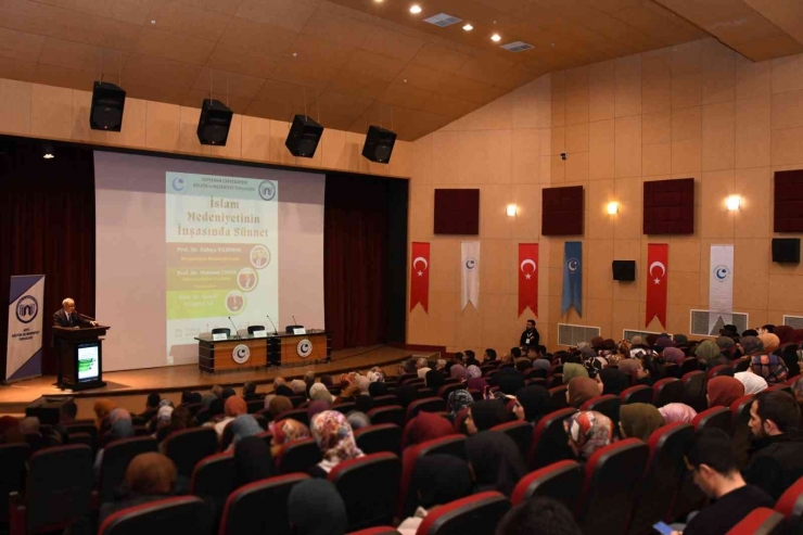 Üniversitede, “islam Medeniyetinin İnşasında Sünnet” Paneli Düzenlendi