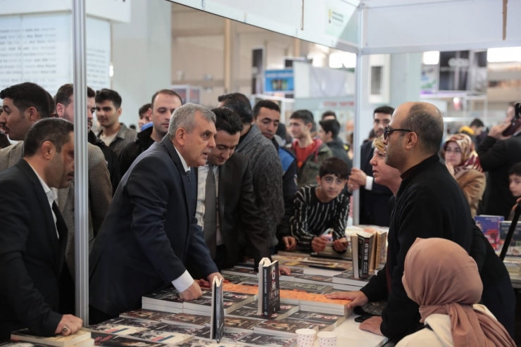 Kitap Fuarını 251 Bin 506 Kitapsever Ziyaret Etti