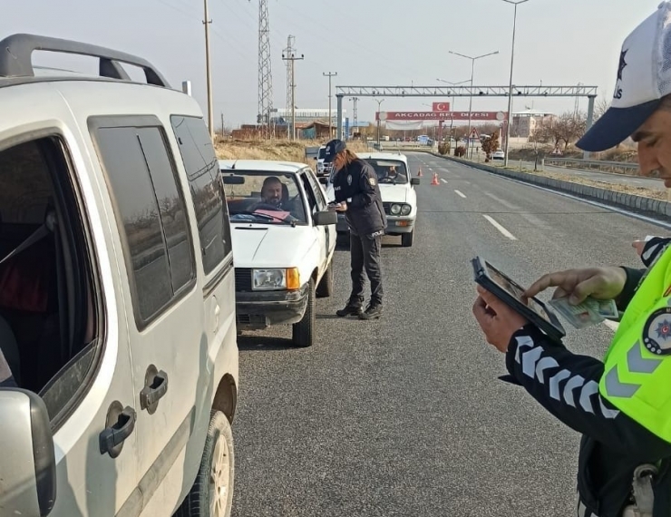 Akçadağ’da Polis Dolandırıcılara Karşı Uyardı