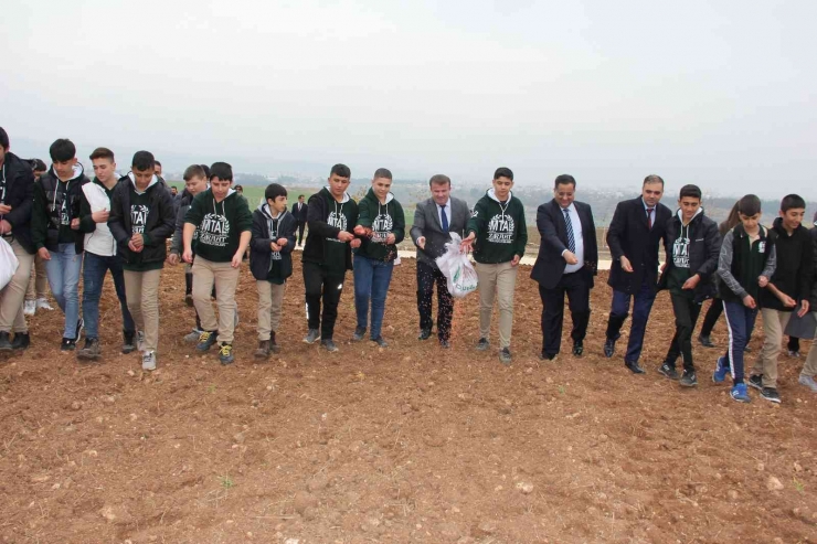 Tarım Lisesi Öğrencileri İlk Tohumları Toprağa Bıraktı