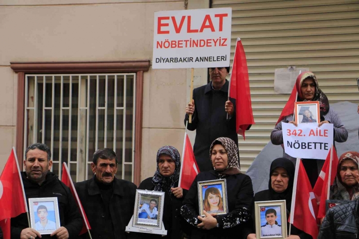 Ailelerin Evlat Nöbetine Katılım Çığ Gibi Büyüyor