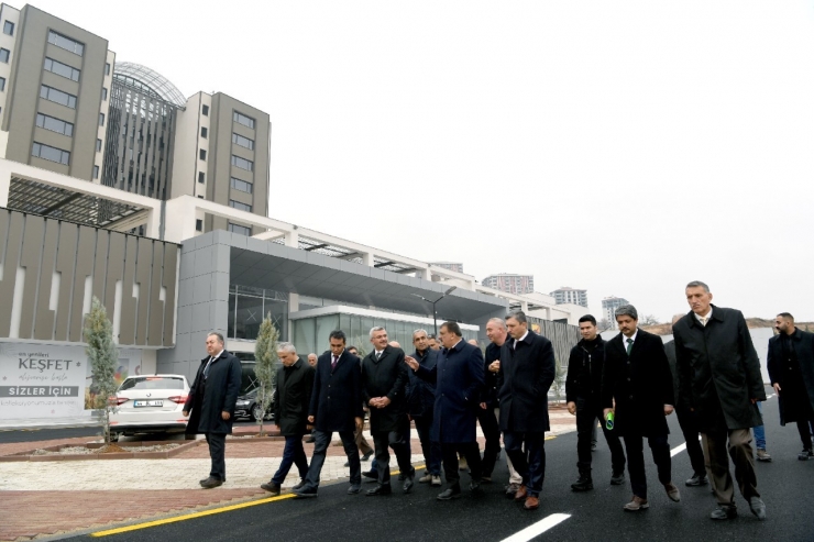 Malatya’nın Yeni Alış Veriş Merkezinde 800 Kişiye İstihdam