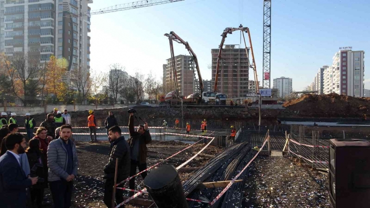 40 Yıllık Sorunu Çözen Kayapınar Belediyesi Millet Bahçesi Oluşturdu