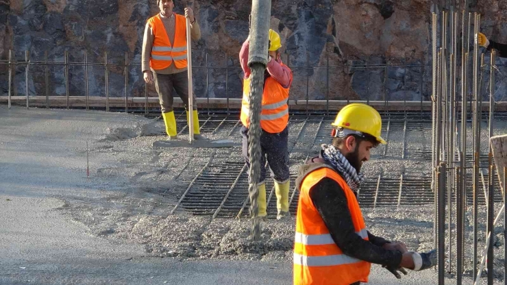 40 Yıllık Sorunu Çözen Kayapınar Belediyesi Millet Bahçesi Oluşturdu