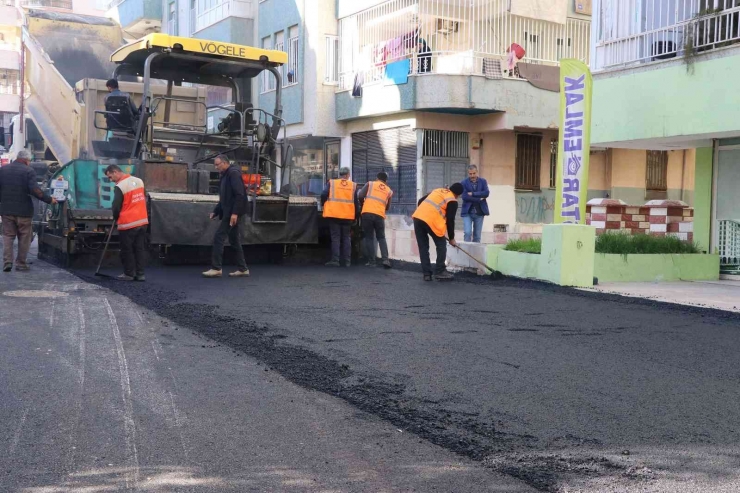 Haliliye’de Yollar Sıcak Asfalt Ve Parke Çalışmalarıyla Yenileniyor