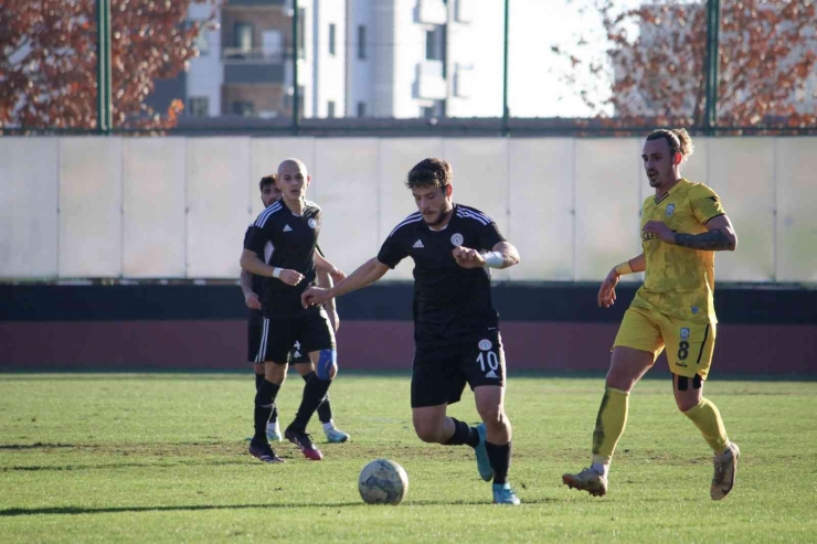 Karaköprü Belediyespor’dan En İyi İlk Yarı Performansı