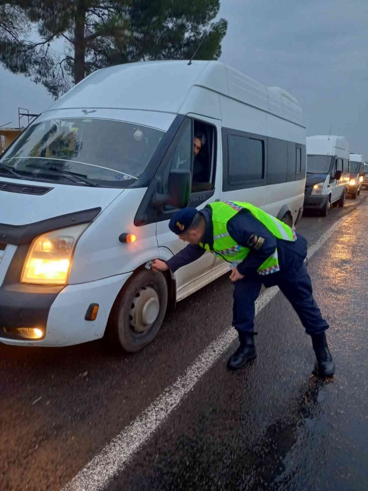 Şanlıurfa’da Kış Lastiği Uygulamasında Sürücülere Ceza Yağdı