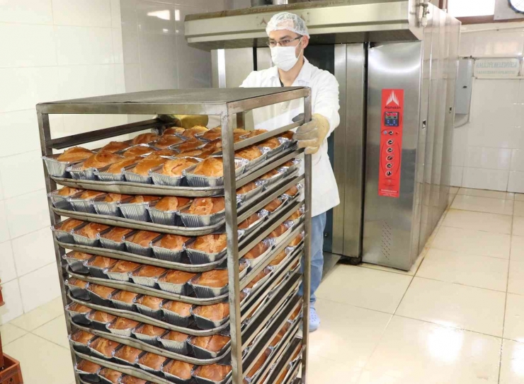 Haliliye’de Yılda 741 Bin 680 Glutensiz Ekmek Üretiliyor