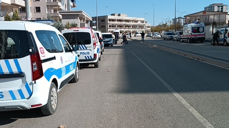 Gaziantep’te Bıçaklı Sopalı Kavga: 4 Yaralı