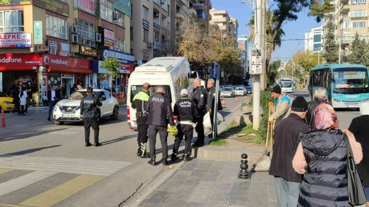 Şanlıurfa’da Servis Aracına Silahlı Saldırı: 1 Yaralı