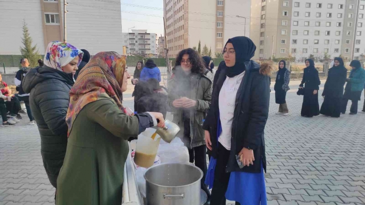 Tobb Kız Anadolu İmam Hatip Lisesi “vakti Kuşanmak” Etkinliği Düzenledi