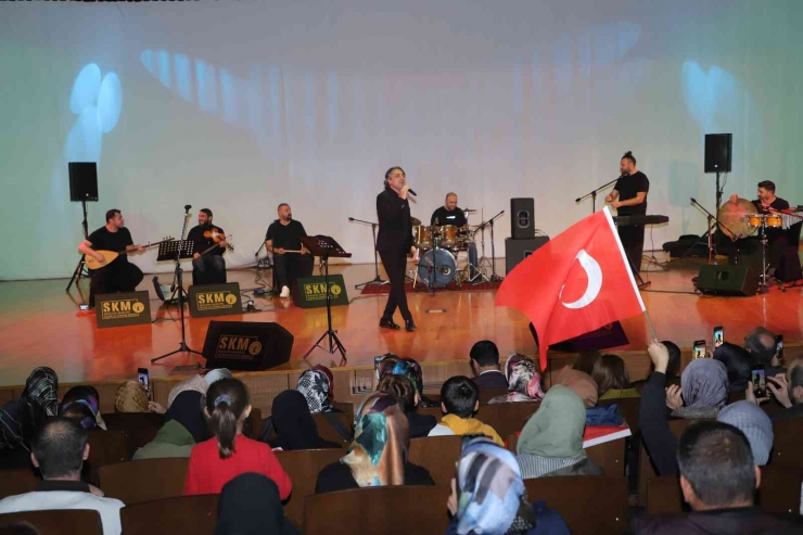 Eşref Ziya Terzi Konseri Yoğun İlgi Gördü